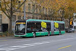 Mercedes eCitaro 7120, auf der Linie 36, fährt am 18.11.2024 zur Haltestelle am badischen Bahnhof. Aufnahme Basel.