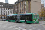 Mercedes eCitaro 7137, auf der Linie 36, bedient am 18.11.2024 die Haltestelle am badischen Bahnhof.