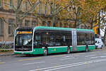 Mercedes eCitaro 7116, auf der Linie 36, fährt am 18.11.2024 zur Haltestelle am badischen Bahnhof.