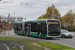 Mercedes eCitaro 7114, auf der Linie 36, fährt am 18.11.2024 bei der Haltestelle am badischen Bahnhof ein. Aufnahme Basel.