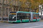 Mercedes eCitaro, auf der Linie 36, fährt am 18.11.2024 zur Haltestelle am badischen Bahnhof. Aufnahme Basel.