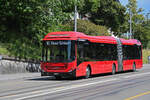 Volvo Hybridbus 223, auf der Linie 10, fährt am 09.07.2024 Richtung Kornhausbrücke.