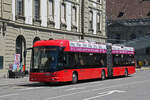 Hess Trolleybus 22, auf der Linie 12, überquert am 09.07.2024 den Bubenbergplatz.