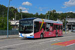 BOOG MAN Lions City Elektrobus 123, auf der Linie 505, überquert am 13.06.2024 die Bahnhofbrücke.