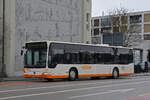 Mercedes Citaro 80, auf der Linie 9, fährt am 18.01.2023 zur Haltestelle beim Bahnhof Solothurn.