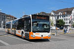 Mercedes Citaro 34 der BSU, auf der Linie 1, fährt am 12.08.2024 zur Haltestelle beim Bahnhof Solothurn.