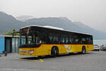 Setra Bus der Post, auf der Linie 151, wartet am 29.06.2024 an der Haltestelle Rössliplatz in Brienz.