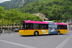 Solaris Bus der Post, auf der Linie 103, verlässt am 01.07.2024 die Haltestelle beim Bahnhof Interlaken Ost.