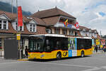 Mercedes Citaro der Post, auf der Linie 102, wartet am 01.07.2024 an der Haltestelle beim Bahnhof Interlaken Ost.