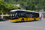 Mercedes eCitaro der Post, auf der Linie 103, verlässt am 05.08.2024 die Haltestelle beim Bahnhof Interlaken Ost.