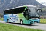 Neoplan Tourliner  VS 16677  von Ruffiner Reisen am 23.4.23 auf der Gsteigstrasse in Wilderswil.