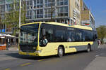 Mercedes Citaro 155, auf der Linie 31, verlässt am 21.04.2022 die Haltestelle beim Bahnhof Thun.