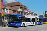 Mercedes Citaro 173 mit der Studer Werbung, auf der Linie 21, wartet am 05.08.2024 an der Endstation beim Bahnhof Interlaken Ost.