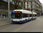 tpg - Hess Trolleybus Nr.742 unterwegs auf der Linie 6 in der Stadt Genf am 2024.11.03