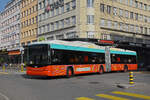 Hess Trolleybus 51, auf der Linie 1, fährt zur Haltestelle beim Bahnhof Biel.