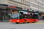 Mercedes Citaro 198, auf der Linie 6, fährt am 24.02.2025 zur Haltestelle beim Bahnhof Biel.