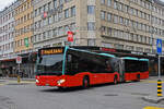 Mercedes Citaro 168, auf der Linie 2, fährt am 24.02.2025 zur Haltestelle beim Bahnhof Biel.