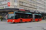 Mercedes Citaro 165, auf der Linie 2, fährt am 24.02.2025 zur Haltestelle beim Bahnhof Biel.