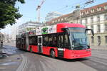 Bernmobil Nr. 27 (Hess Swisstrolley 5 BGT-N2D) am 21.7.2024 beim Bhf. Bern