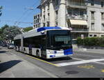 TL Lausanne - Hess Trolleybus Nr.869 unterwegs auf der Linie 2 in der Stadt Lausanne am 26.07.2024