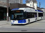 tl - Hess Trolleybus Nr.876 abgebügelt unterwegs auf der Linie 6 in Lausanne Sallaz am 28.02.2025