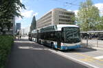 VBZ Nr. 76 (Hess Lightram 3 BGGT-N2C) am 19.5.2024 beim Bhf. Altstetten.