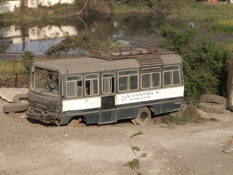 Toyota Bus Abgestellt 12 Indien Bus Bild De