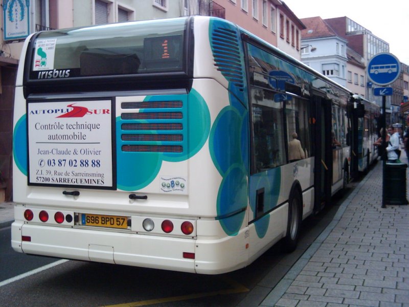 Zweitüriger Irisbus Citélis 12 im lothringischen Sarreguemines am 17.09.2006